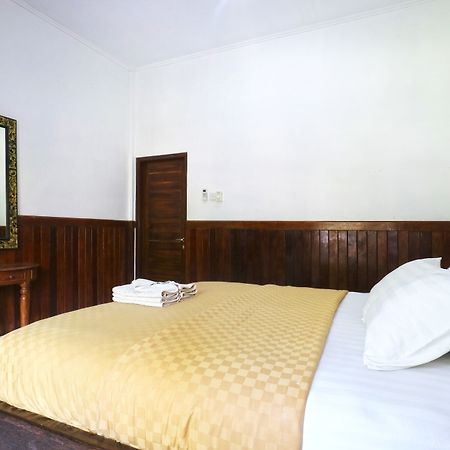 Puri Nusa Beach Hotel Batumadeg Ngoại thất bức ảnh