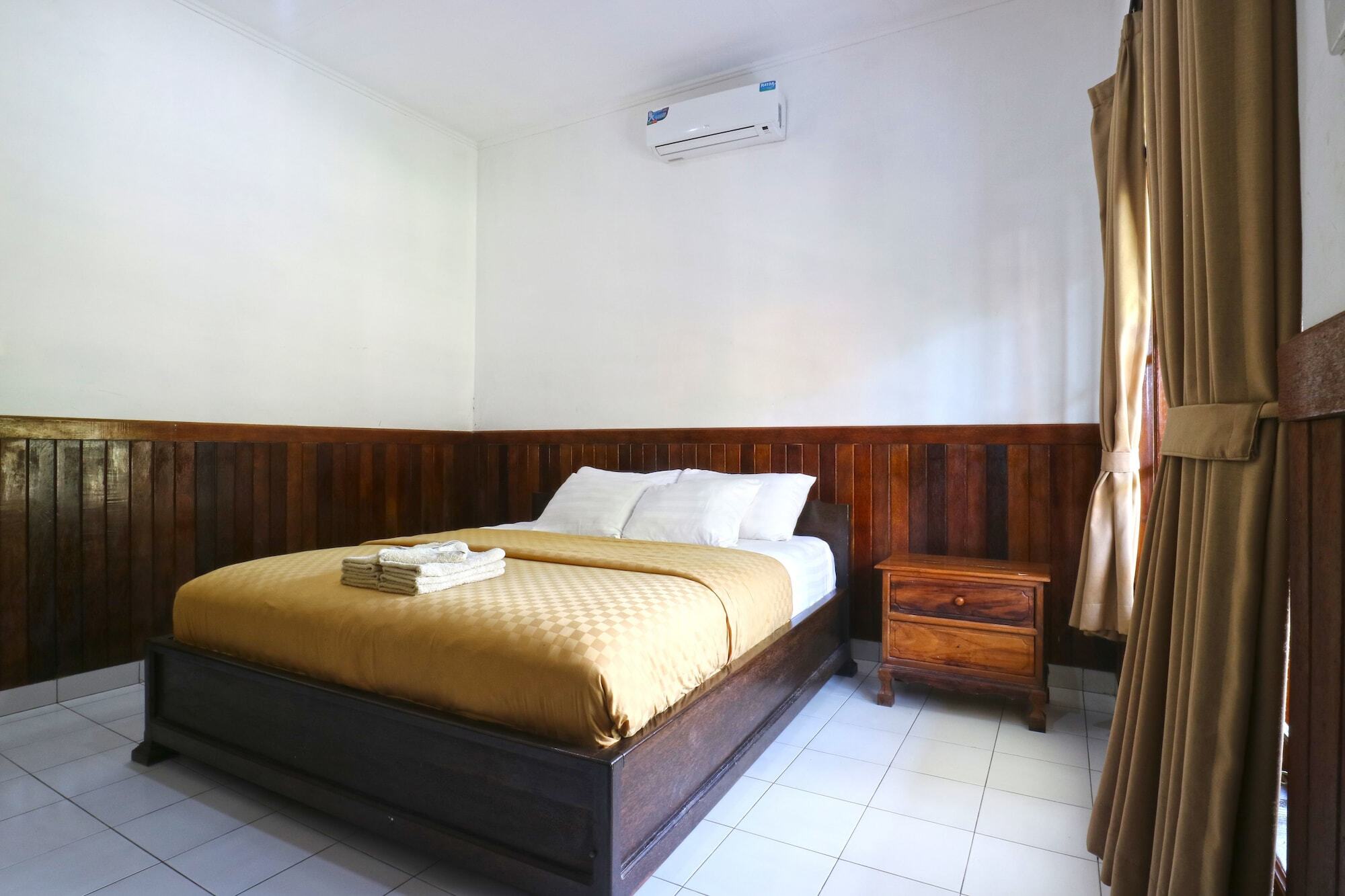 Puri Nusa Beach Hotel Batumadeg Ngoại thất bức ảnh